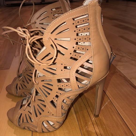 Strappy sandals - Picture 2 of 4